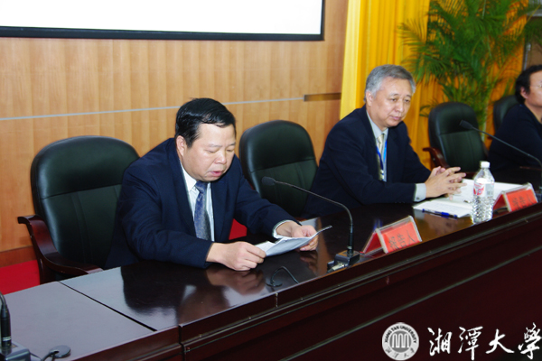 左一為團隊負責人王繼平教授 拷貝.jpg